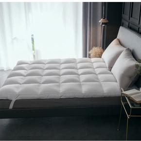 Queen and King duck down and duck feather mattress topper